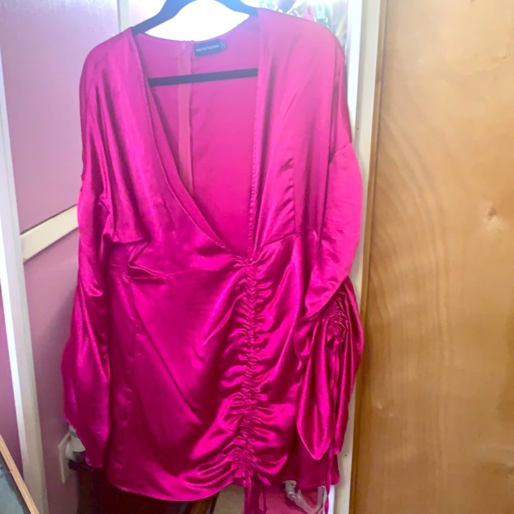 Prettylittlethings dress, Fuchsia color, deep V neck , drawstring , size 14
